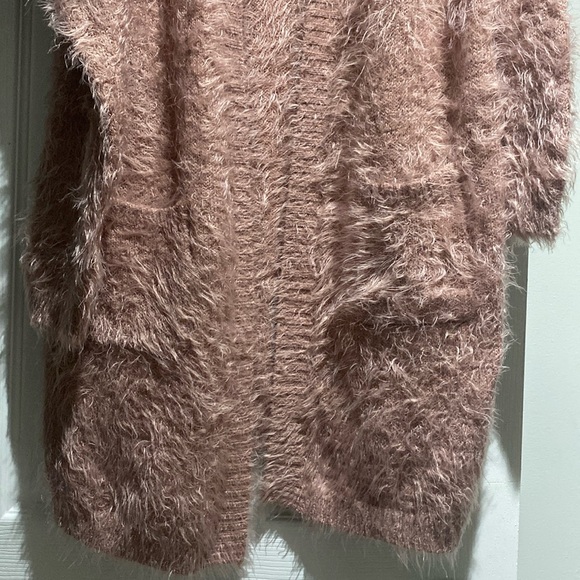 Mauve pink fuzzy knit cardigan - Picture 2 of 12